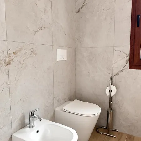 Villa Smeraldo Relax And Comfort 3 Min Walk To The *